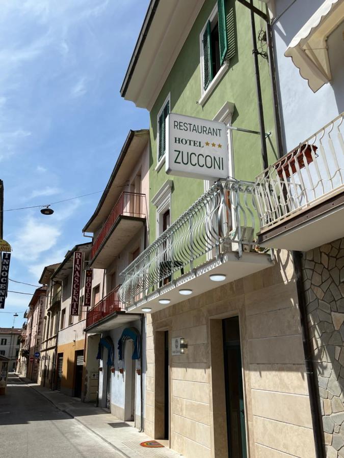 Hotel Zucconi 蒙特卡蒂尼泰尔梅 外观 照片