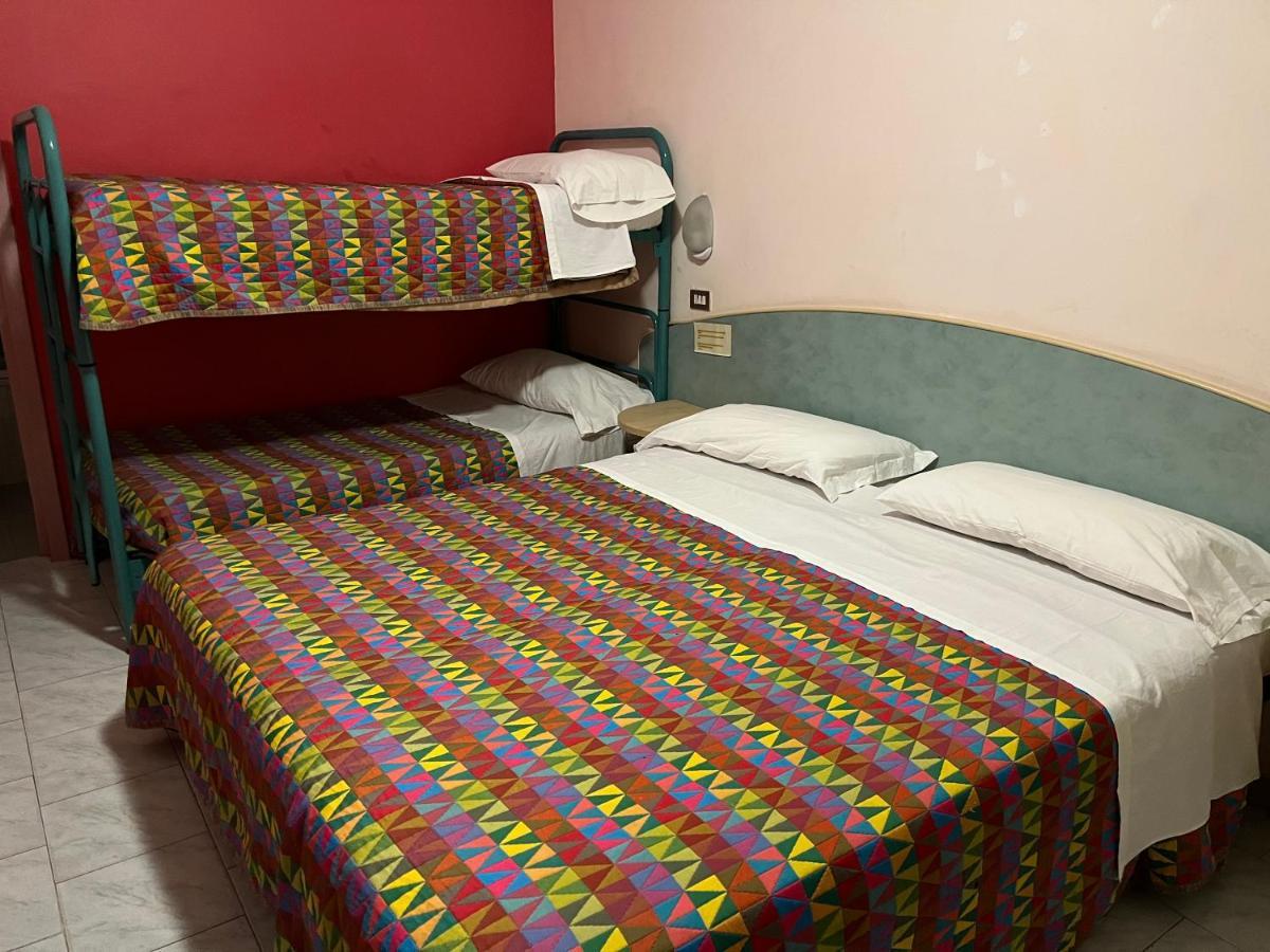 Hotel Zucconi 蒙特卡蒂尼泰尔梅 外观 照片