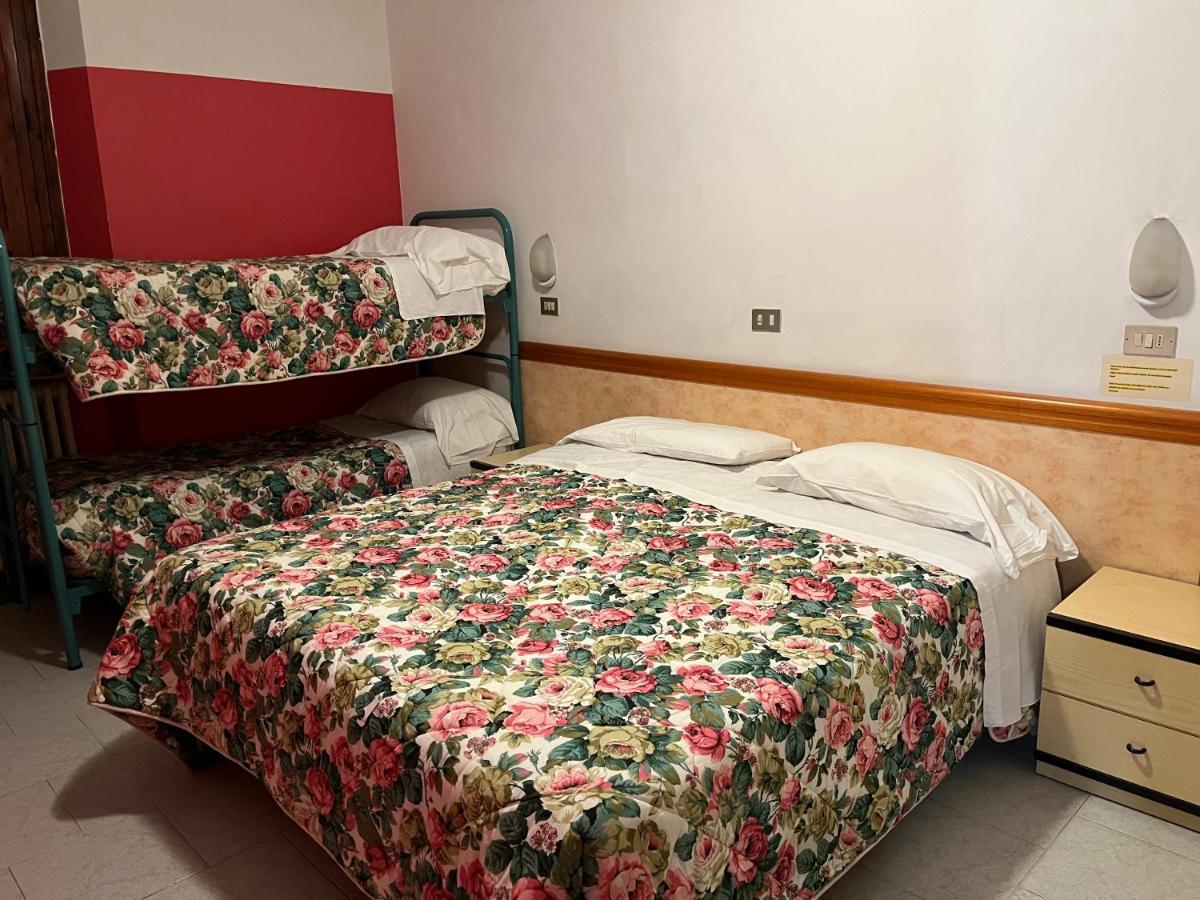 Hotel Zucconi 蒙特卡蒂尼泰尔梅 外观 照片