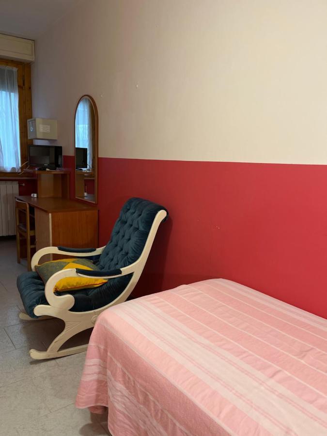 Hotel Zucconi 蒙特卡蒂尼泰尔梅 外观 照片