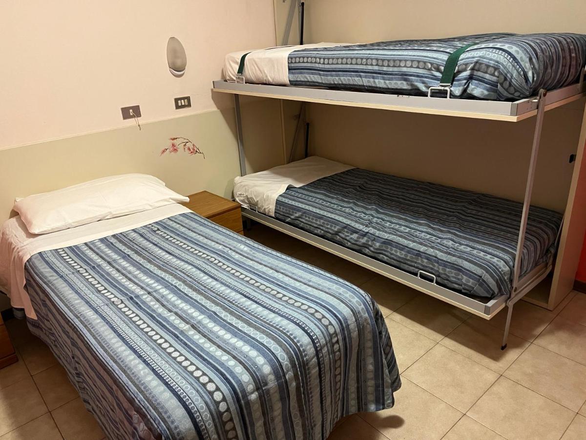Hotel Zucconi 蒙特卡蒂尼泰尔梅 外观 照片