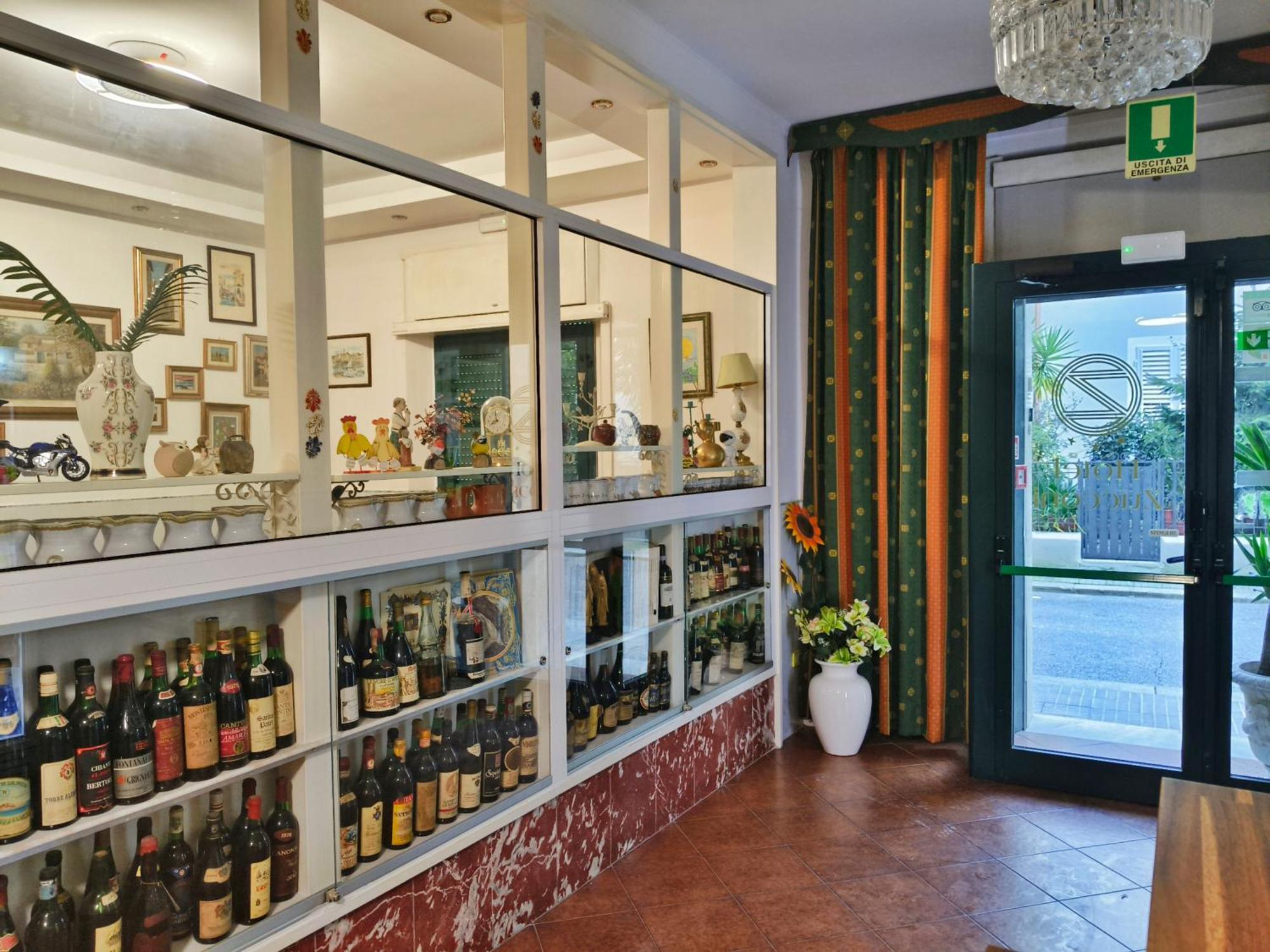 Hotel Zucconi 蒙特卡蒂尼泰尔梅 外观 照片